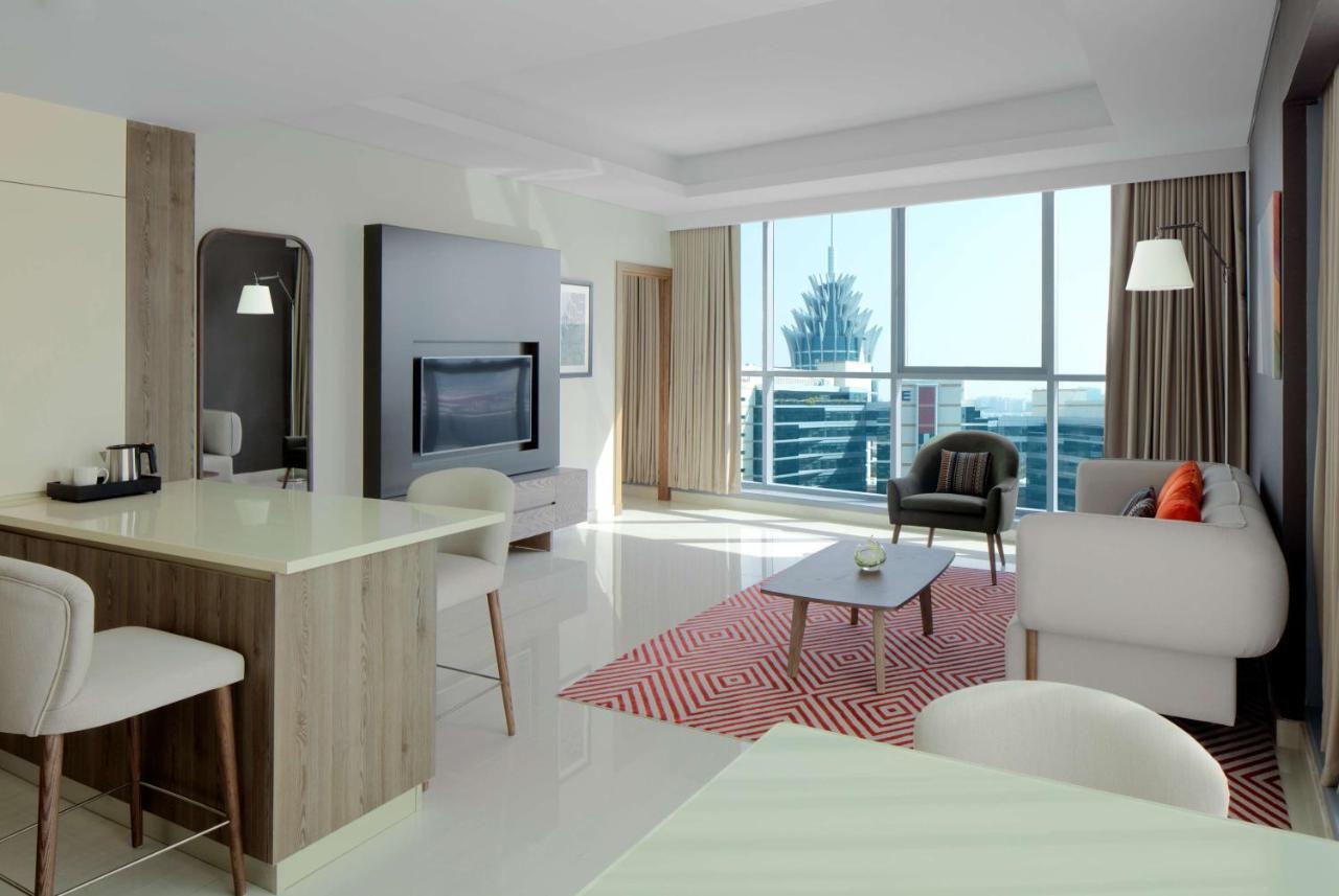 Radisson Blu Hotel Apartment Dubai Silicon Oasis Экстерьер фото